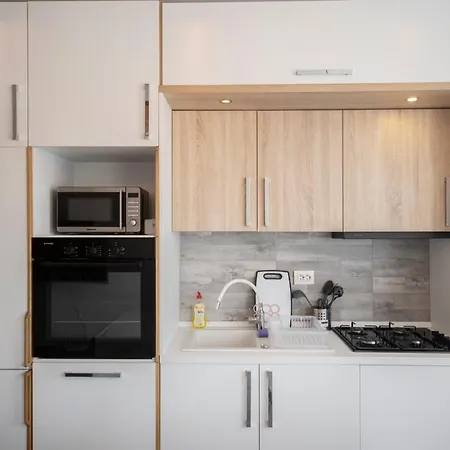 Apartament Vs *